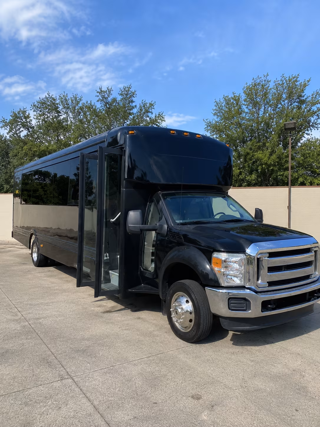 cape coral 20 passenger party bus
