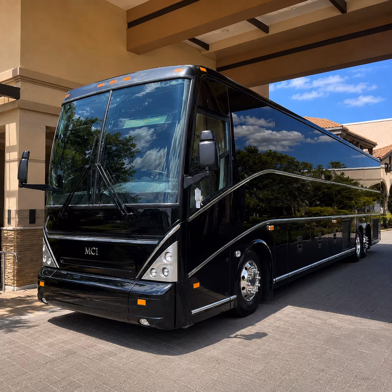 fan buses to tampa bay buccaneers games at raymond james stadium