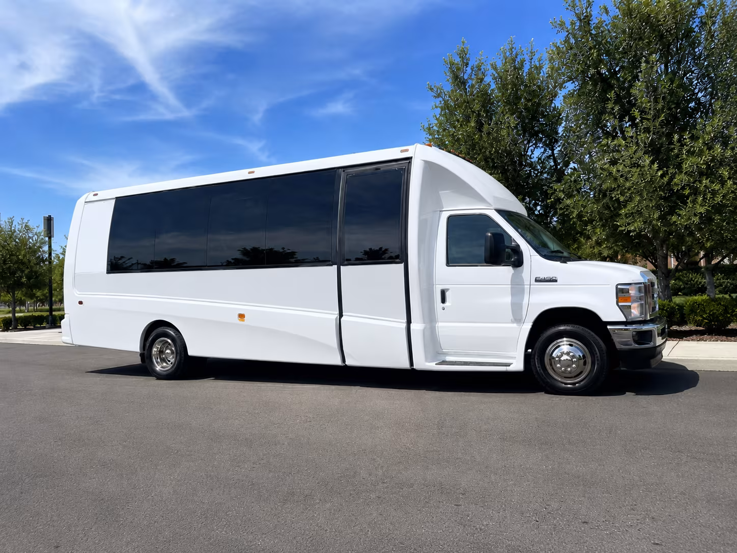 minibuses for zoo and planetarium field trips from cape coral